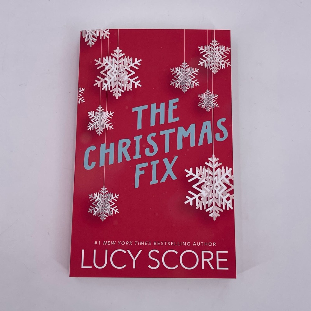 The Christmas Fix by Lucy Score Paperback Bloom Books ISBN 9781728295145 NEW